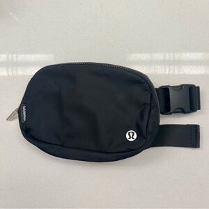 Lululemon 1L Everywhere Belt Bag